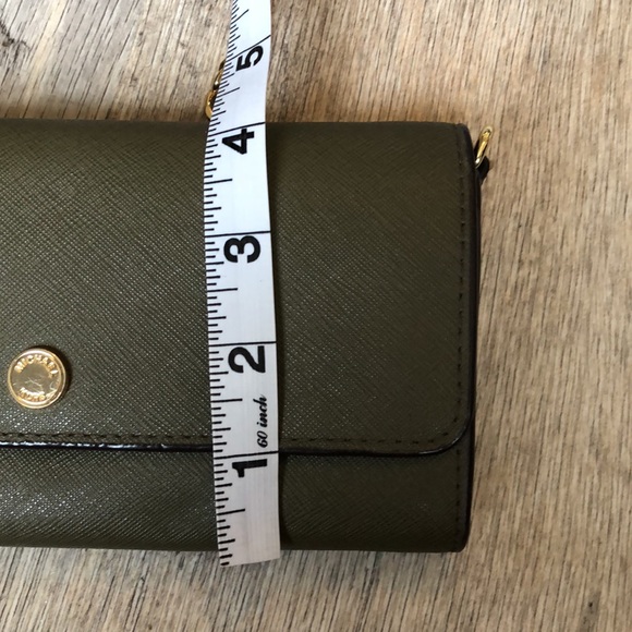 Beautiful Michael Kors Green Crossbody - Picture 3 of 12